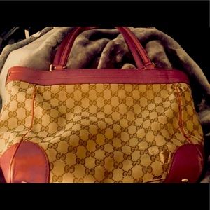 AUTHENTIC GUCCI BAG / PURSE